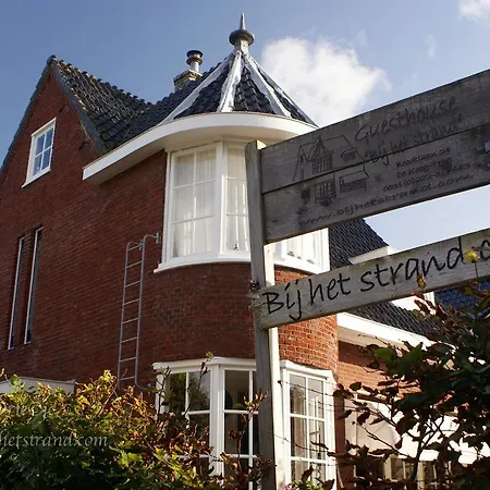 Bij Het Strand *